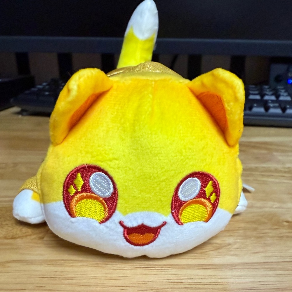 ✨ Aphmau MeeMeows Golden Cat Plush – Gold Edition ✨